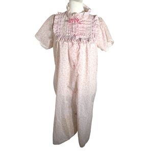 Vintage 1970’s Ballet NY Sz Medium floral short sleeve button front nightgown